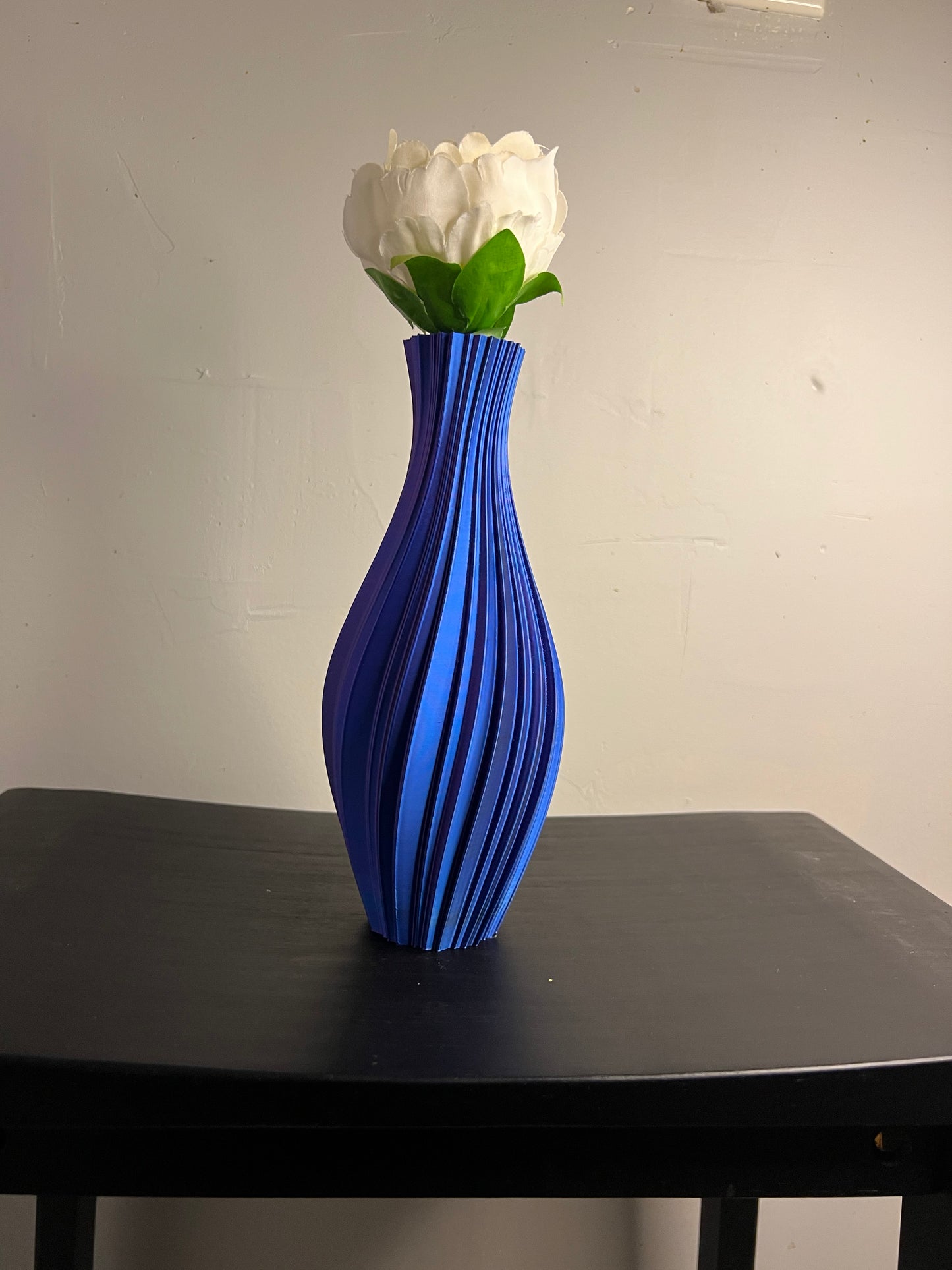 Spiral Vase – Modern 3D Printed Home Decor