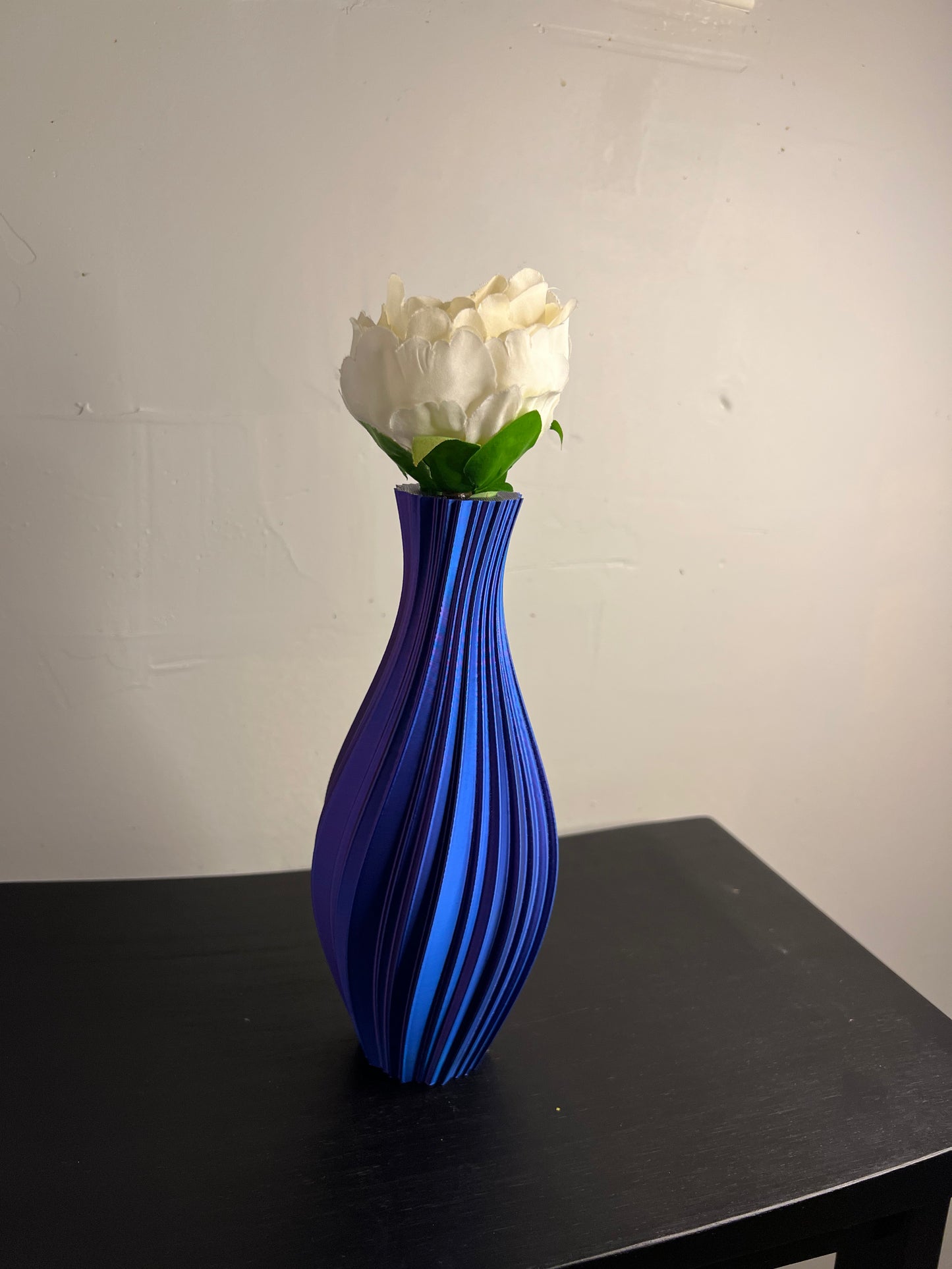 Spiral Vase – Modern 3D Printed Home Decor