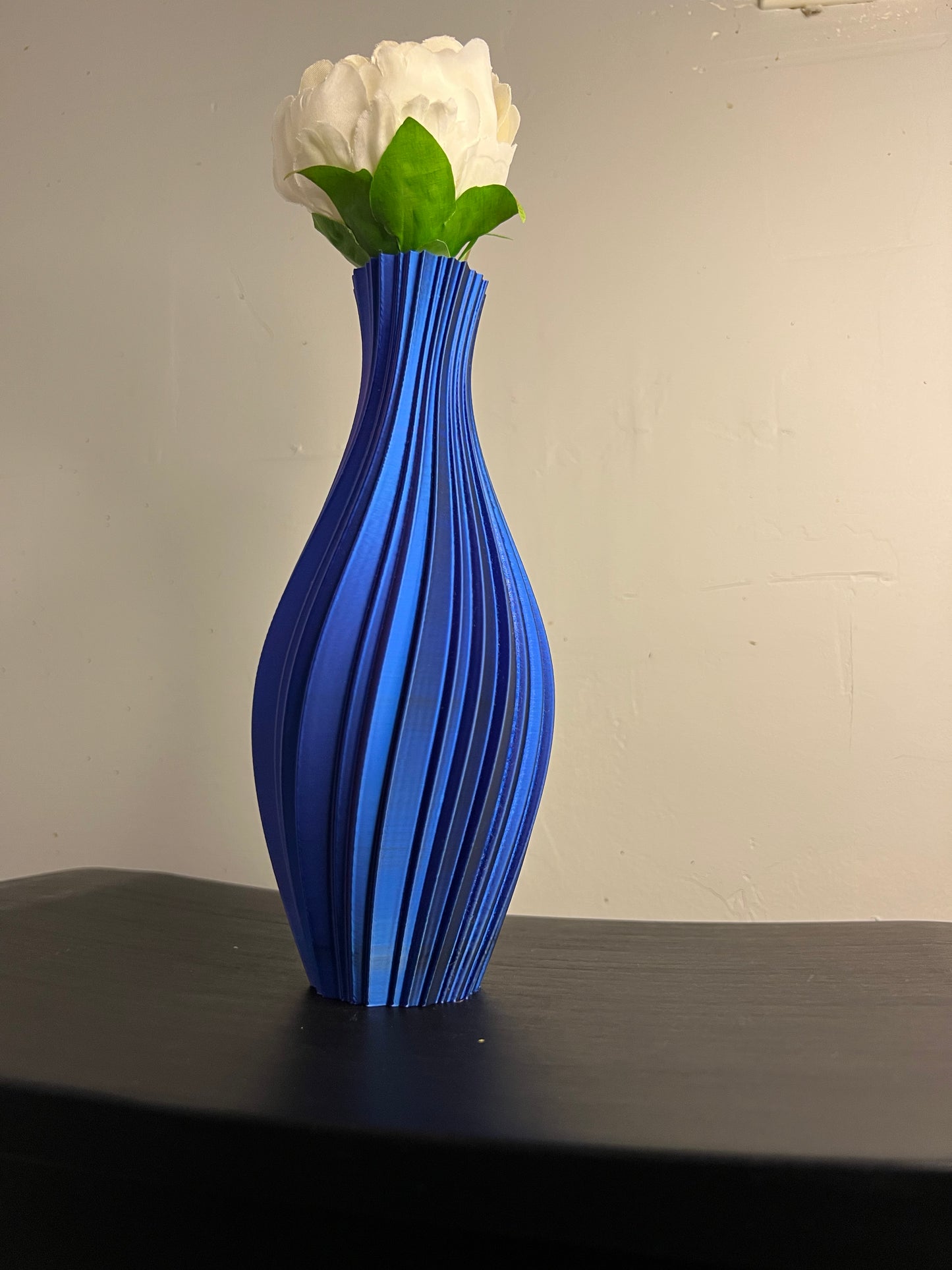 Spiral Vase – Modern 3D Printed Home Decor
